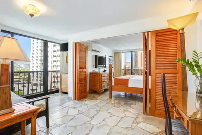Image de 1 Br City/Mtn View w/Kitchenette, A/C and WiFi - Bamboo Waikīkī Hotel #1103