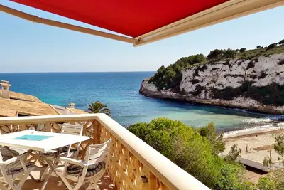 Image de Dm: Directly on the beach, terrace, sea view & garden