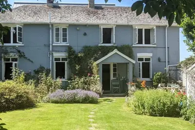 Image de Cosy Cottage by the Sea (1x Big Master Double Bedroom)