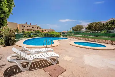 Appartement 'Biniforcat 21' près de la mer avec piscine partagée