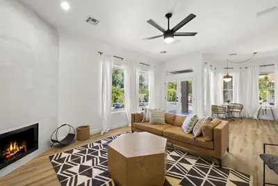 Image de Pool Table, Putting Green: Luxury Oasis in Mesa