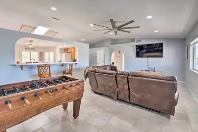 Image de Patio + Fire Pit: Central Home in Lake Havasu City