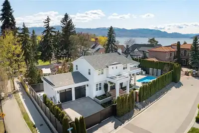 Image de Luxury Escape - Private Pool and Hot Tub (minutes to downtown) Bl: 4090550
