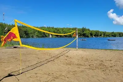 Image de 3 bedroom home steps away from beach/lake