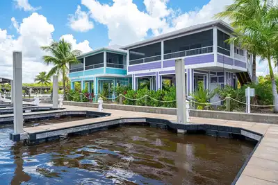 Image de New! Luxury Villa on the Barron River with Resort Amenities