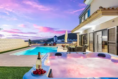 Image de Villa Magnolia. Beautiful 3 Bedroom Villa. Private Heated Pool. Games Area.