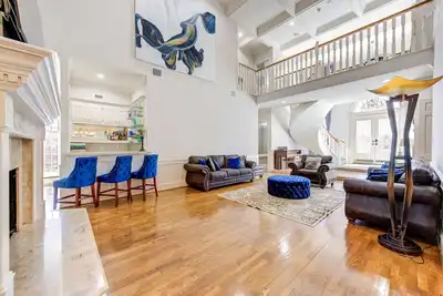 Image de Memorial Med Ctr/Galleria/Rice: Spacious 5 Bdrm Pool Theatre