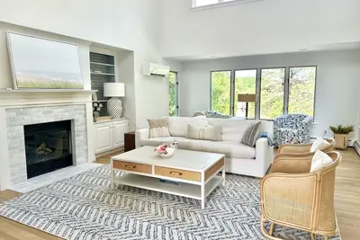 Image de 2 min from the beach - Renovated Relaxation in Harwich Port