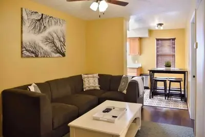 Image de Cozy Spot in Downtown Branson, Close to Everything.