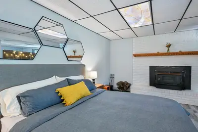 Image de Indulge in the comfort and tranquility of this newly remodeled garden studio!