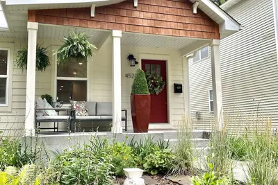 Image de Creek half a block away! Family-sized, specious home with back patio and garden