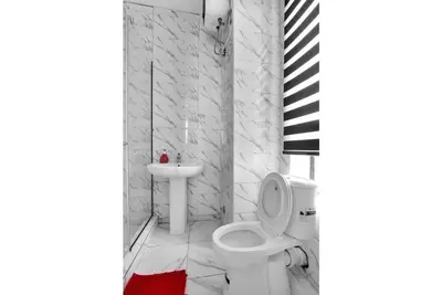 Image de Romantic and very conducive fully serviced 2 bedroom apartment.