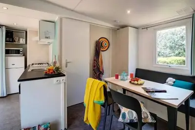Image de Homeflower Premium 29m² (2 chambres) + Clim + terrasse semi-couverte + Tv + draps + serviettes 4 personnes