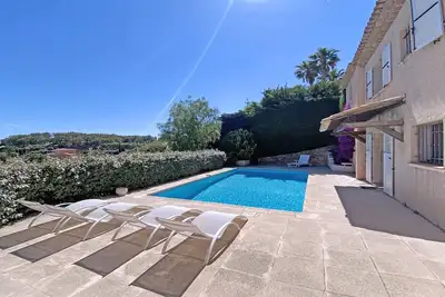 Image de Villa 8 personnes - Piscine privée - Vue mer - Wifi - Climatisation - Sainte Maxime