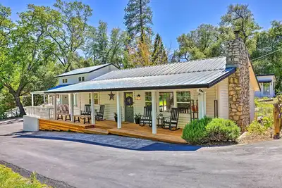 Image de Steps to Dtwn Murphys: Cottage w/ Furnished Porch