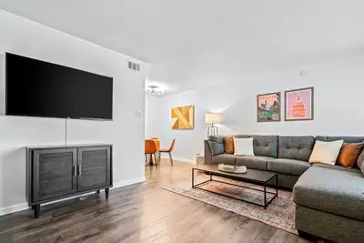 Image de Spacious Townhome Condo - 2 bed 1. 5 bath