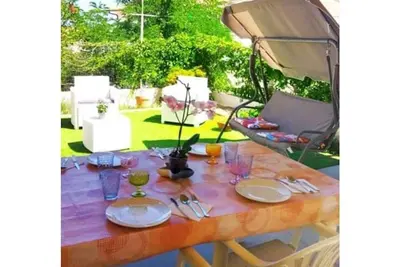 Image de Beach house 100 m from the beach with beach veranda and sea view