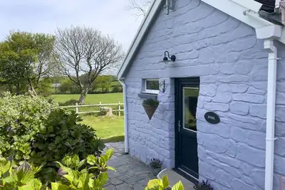Image de The Byre @ Canllefaes, pet friendly, with pool in Cardigan