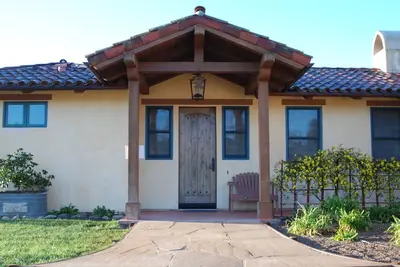 Image de Médaille d'or Vignoble / Beautiful Setting / Cuisine complète / Hypoallergénique