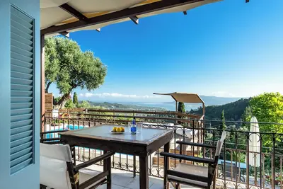 Image de Appartement \"Yakinthos\" avec vue sur la mer, Wi-Fi et climatisation