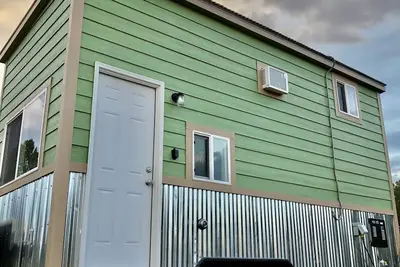 Image de Tiny House, 30 min. to Grand Canyon and Air Conditioned!