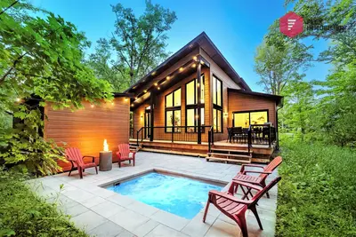 Image de ⭐ Le Céleste de Portneuf 🪐 Spa privé dans le boisé ⭐