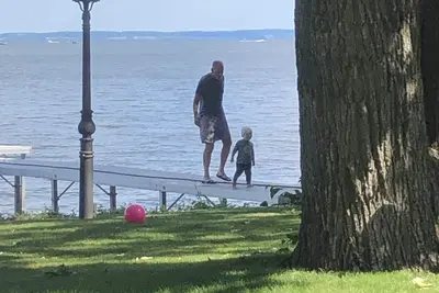 Image de Lakefront home perfectly kept and minute’s from Eaa ground’s.