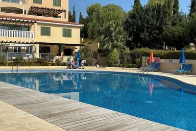 Image de South facing Ground floor apartment with large communal pool and walk-in showers