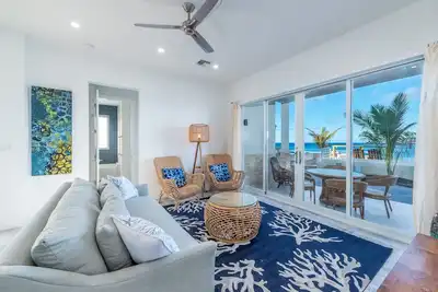 Image de Serene Two bedroom Condo with Stunning Sunsets