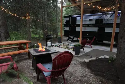 Private Travel Trailer for 2 Near Glacier Park