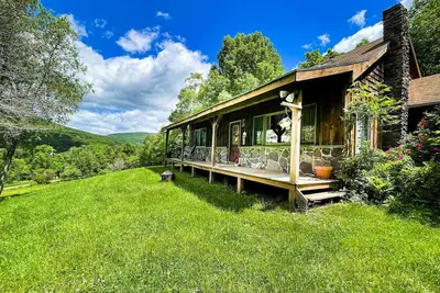 Rustic Retreat | Hike, Explore Charming Towns & Unwind