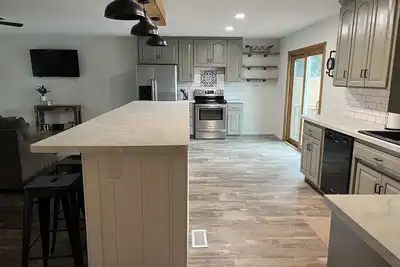 Image de Newly renovated home in the heart of Crosby