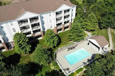 Image de Gorgeous and Large Condo, Elevator, Pool, Ozark Views! Close to Branson strip!
