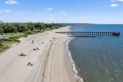 Image de Beautiful fully equipped Ct Walnut Beach cottage w/Sup & Kayak 4 min from beach!