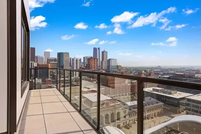 Exceptional Downtown Penthouse - Spacious Terrace