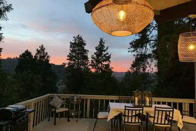 Image de Lakeview cabin close to lake and town.