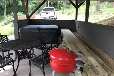Image de New cabin beautiful mountain setting!