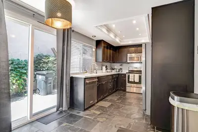 Image de Bright and Open 4 bedroom ranch-style home