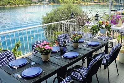 Appartement de trois chambres prés de la plage Korcula (A-14612-a)