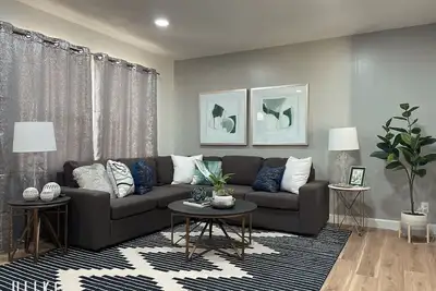 Image de ⭐️Tony’s Modern Hideaway 3bd/2ba⭐️ Near I-40