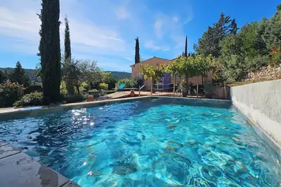 Image de Villa provençale 8 personnes, magnifique vue dégagée avec piscine chauffée