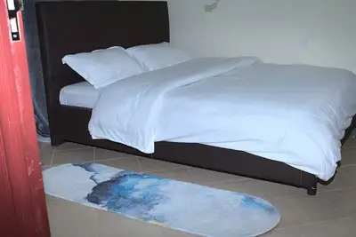 Image de 'The' Kakamega 1 bedroom serviced apartment, 2 minutes drive from Kakamegatown.