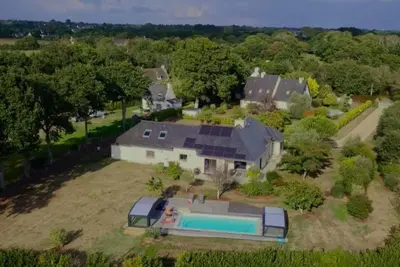 Image de Maison proche plage avec grand jardin et piscine chauffée