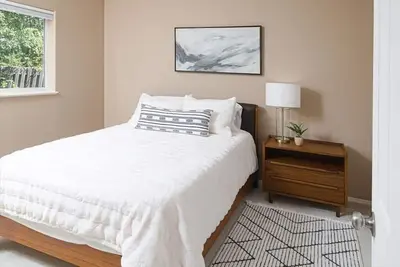 Image de Contemporary Turnagain Townhome