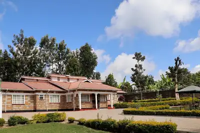 Image de The Meru Manor is just 5 minutes from Meru Town.