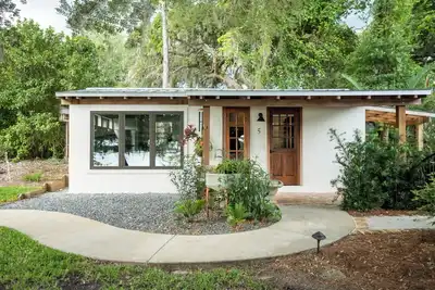 Image de Lake Breeze Cottage 5