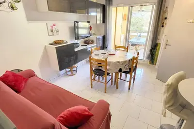 Image de Appartement T3 - Parking - Piscine, Tennis, Proche Plages et Commerces - Six-Fours-les-Plages