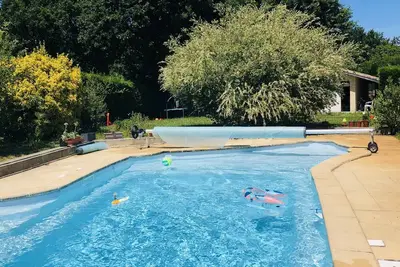 Image de Jolie maison avec grande piscine