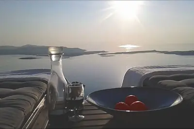 Villa avec piscine à débordement et vue imprenable, 360 degrés, 16 Cyclades