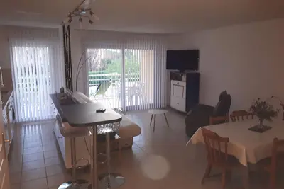 Image de Appartement De 67m2 - Balcon 13m2 - 10mns De La Plage